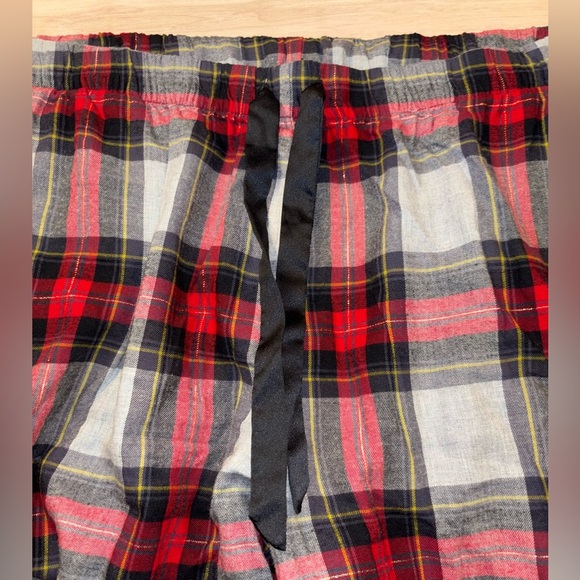 Victoria's Secret Plaid Flannel 2-Piece Pajama Set Size L - Picture 4 of 4